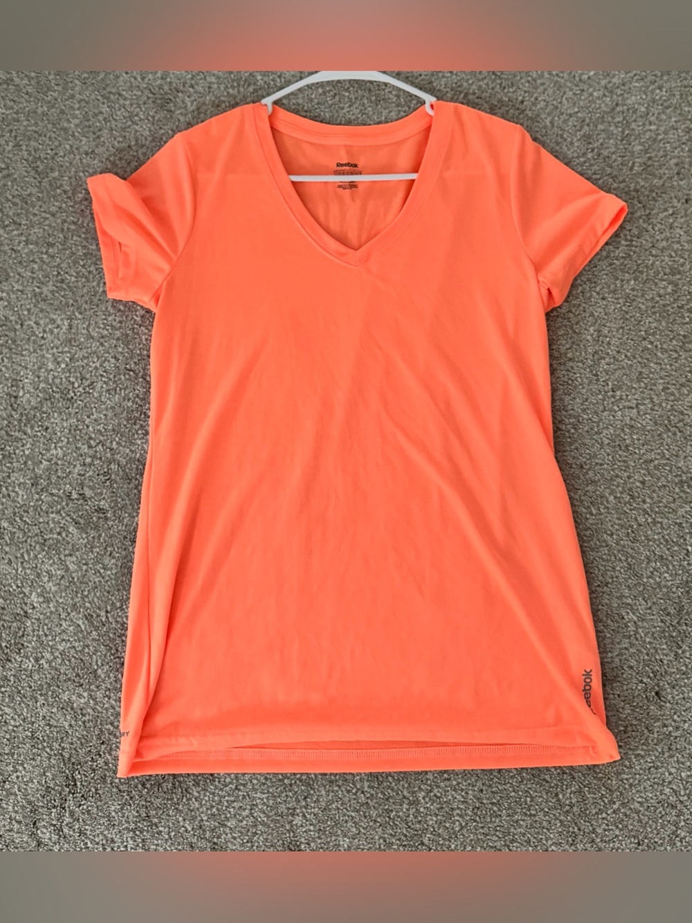 Reebok Women's V-Neck Tee in Neon Coral Large